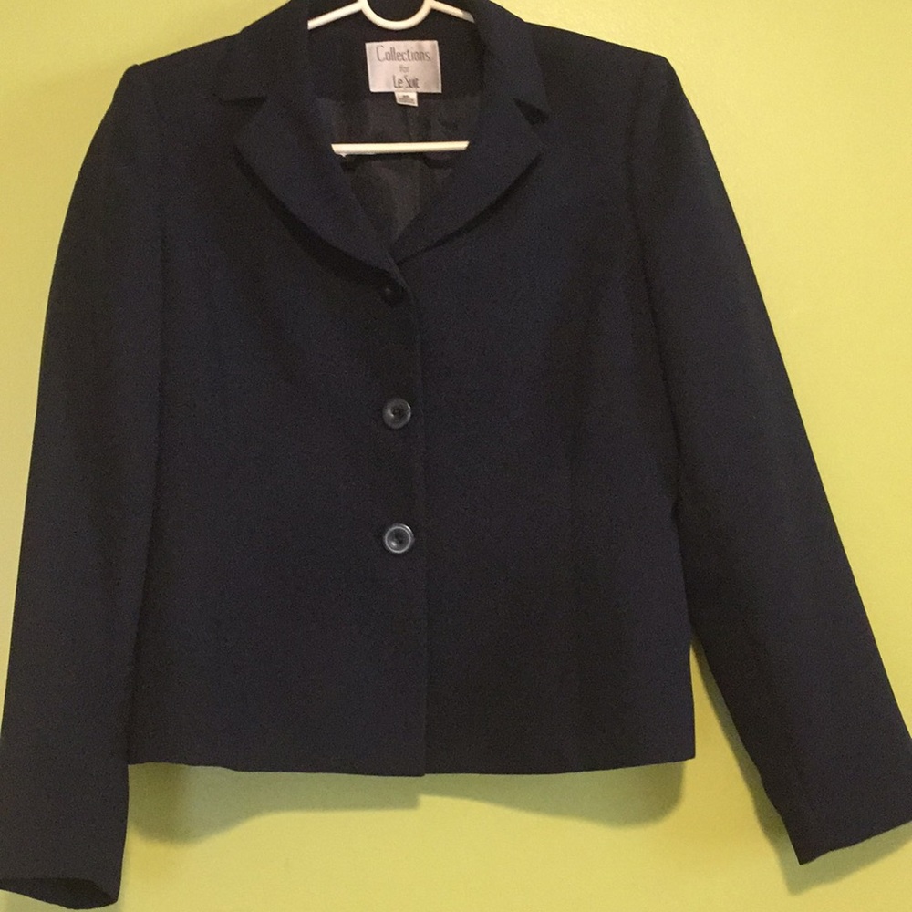 Navy blue Blazer in Size 4. New like condition